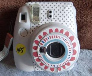 lot 145 image: Fujifilm Instax Mini 8 Instant Film Camera
