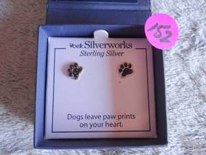 lot 152 image: SILVERWORKS STERLING SILVER PAW PRINTS EARRING STUDS