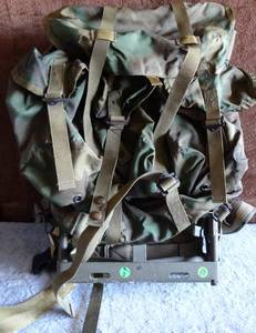 lot 153 image: OFFICIAL MILITARY BACKPACK & HAT