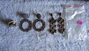 lot 161 image: ASSORTMENT OF JEWELRY AS SHOWN