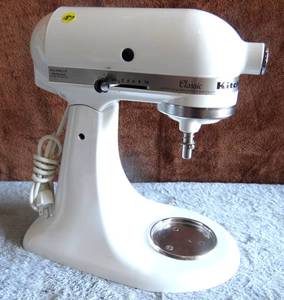 lot 187 image: KitchenAid Classic Tilt-Head Stand Mixer - Base Only - TestedWorking