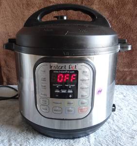 lot 194 image: Instant Pot DUO60 v3 6Qt 7-in-1 Multi-Use Programmable Pressure Cooker