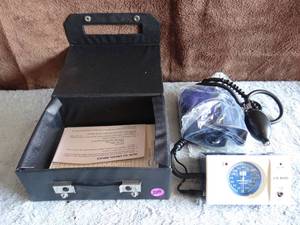 lot 209 image: RARE - C.R. Bard Vintage Hyper-Chec SPHYGMOMANOMETER BLOOD PRESSURE READER