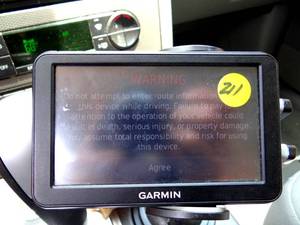 lot 211 image: GARMON GPS FOR AUTOMOBILE - WORKS PERFECTLY