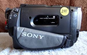 lot 241 image: SONY VIDEO 8XR 200X ZOOM HANDYCAM
