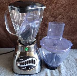lot 292 image: Oster Core 16-Speed Blender with Glass Jar, Black, 006878 - LIKE NEW