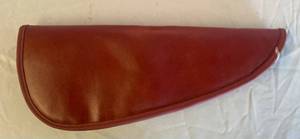 lot 8 image: Leather Handgun Bag