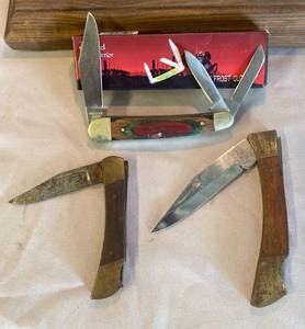 lot 9 image: 3 Pocket Knives