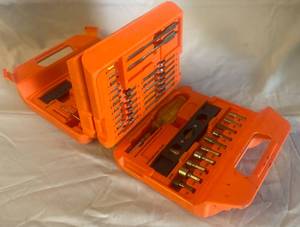 lot 13 image: Black & Decker Essentials Set