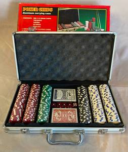 lot 18 image: Poker Set with Aluminum Carrying Case