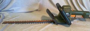 lot 71 image: Black & Decker 22 Hedge Trimmer No. HI500 Type 2  2.6 AMPS