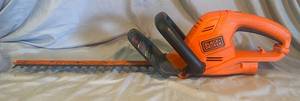 lot 73 image: Black & Decker 18 Hedge Trimmer type 1 HT18