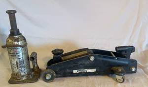 lot 76 image: 2 Hydraulic Jacks