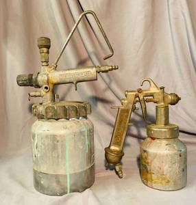 lot 107 image: 2 Air Spray Gun Air Compressor Tools