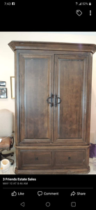 lot 9 image: Furniture