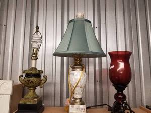lot 16 image: Light Fixture