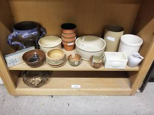lot 19 image: Shelf Lot - pottery