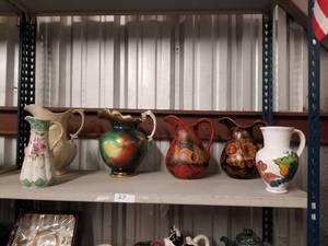 lot 27 image: Household items