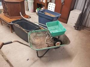 lot 372 image: Outdoor equipment