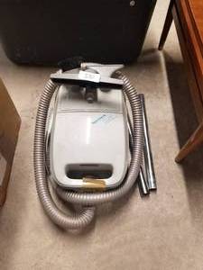 lot 370 image: Vintage Kenmore Vacuum cleaner