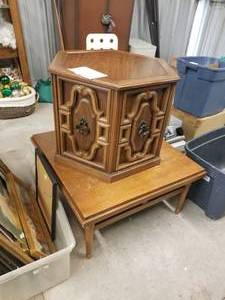 lot 369 image: Furniture