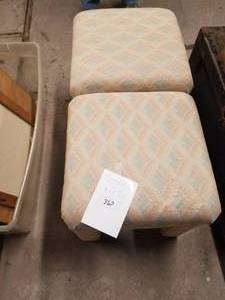 lot 367 image: Furniture