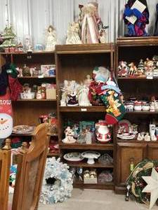 lot 360 image: Christmas Decorations