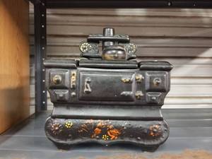 lot 356 image: McCoy Pottery