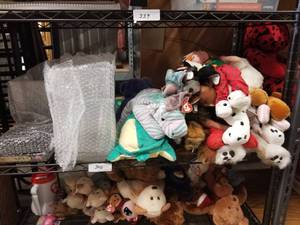 lot 340 image: Shelf Lot - Beanie Babies
