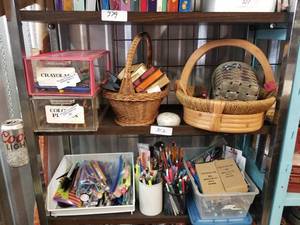 lot 312 image: Shelf Lot - office