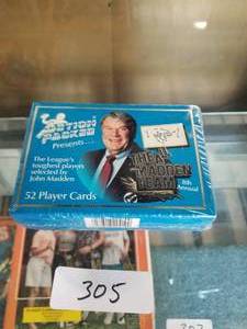 lot 305 image: Football Cards