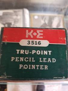 lot 302 image: Drafting supplies