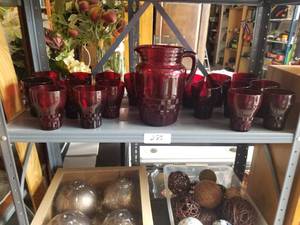 lot 283 image: Shelf Lot - Red Glass