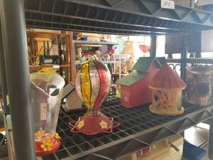 lot 275 image: Shelf Lot - Bird themed