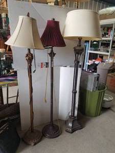 lot 296 image: Light Fixture