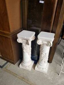 lot 331 image: Furniture