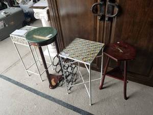 lot 332 image: Furniture