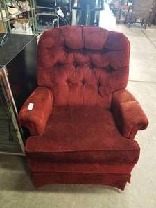 lot 223 image: Furniture