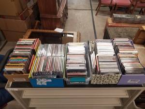 lot 251 image: music CDs