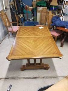 lot 250 image: Furniture