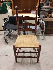 lot 231 image: Furniture