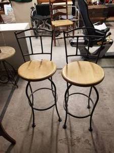 lot 237 image: Furniture