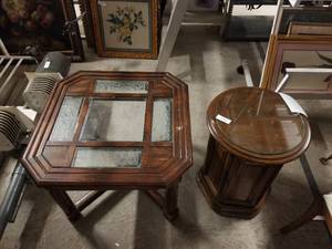 lot 242 image: Furniture