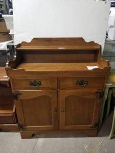 lot 213 image: Furniture