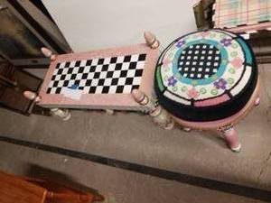 lot 210 image: Furniture