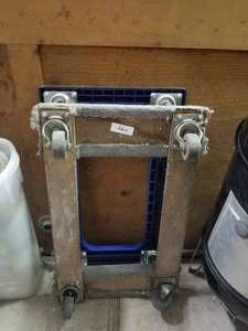 lot 260 image: Garage items