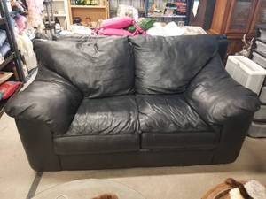 lot 65 image: Furniture