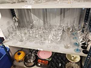 lot 46 image: Shelf Lot - Glassware