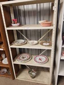 lot 109 image: Shelf Lot - kitchen items