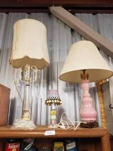 lot 110 image: Light Fixture